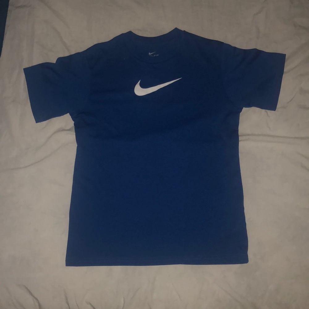 Men’s nike t shirt